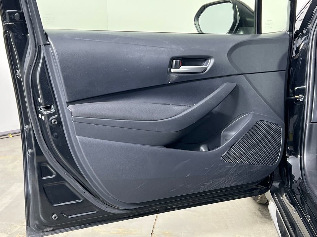 Used 2021 Toyota Corolla LE image 18