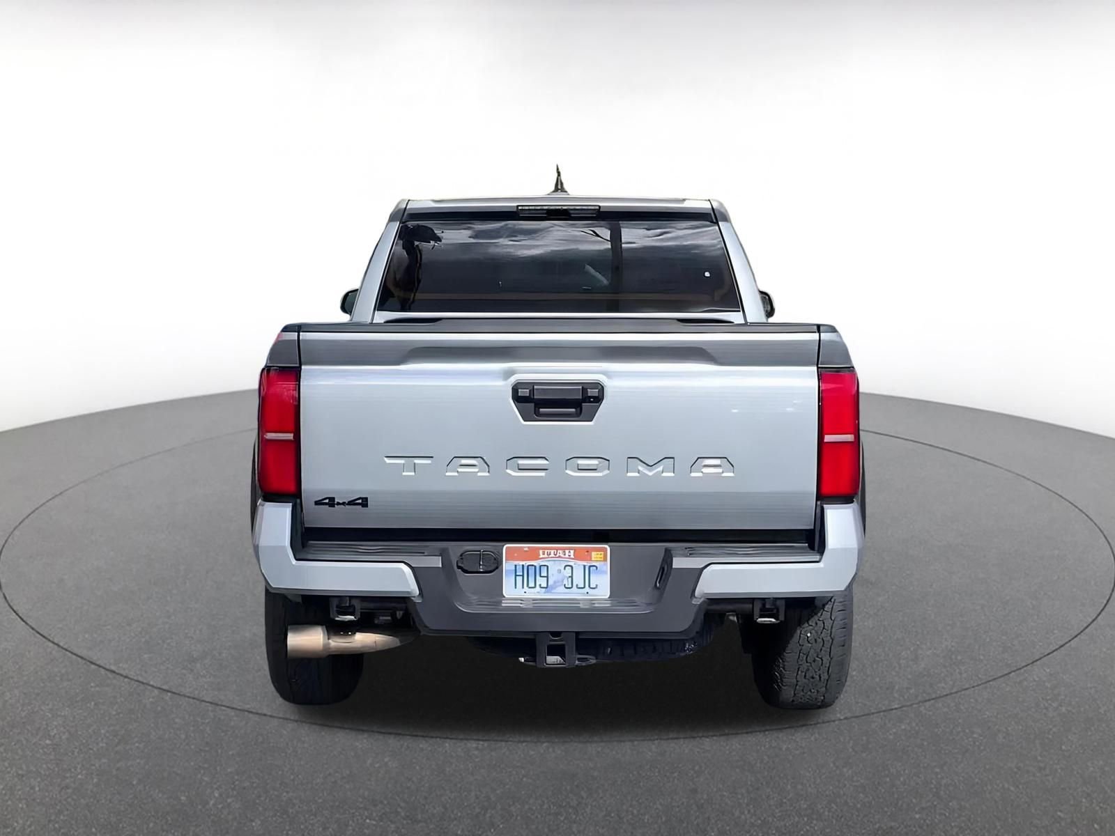 Used 2025 Toyota Tacoma TRD Off-Road image 12