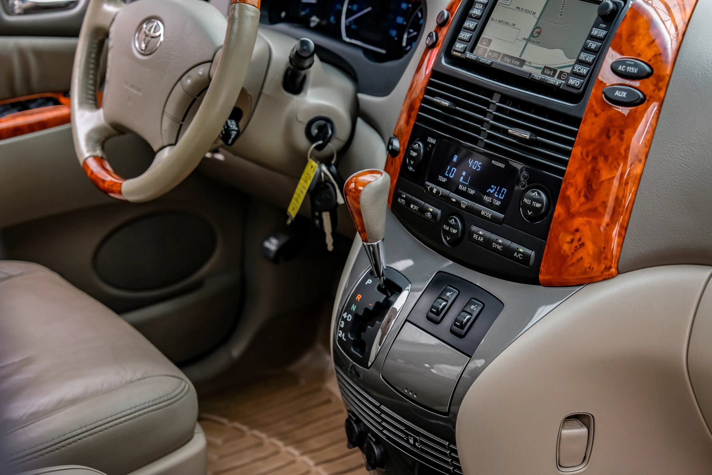 Used 2010 Toyota Sienna XLE Limited FWD image 26