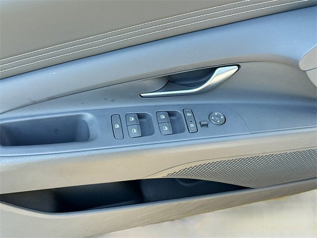 Used 2023 Hyundai Elantra SEL w/ Convenience Package image 17