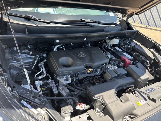 Used 2025 Toyota RAV4 XLE AWD/4WD image 27
