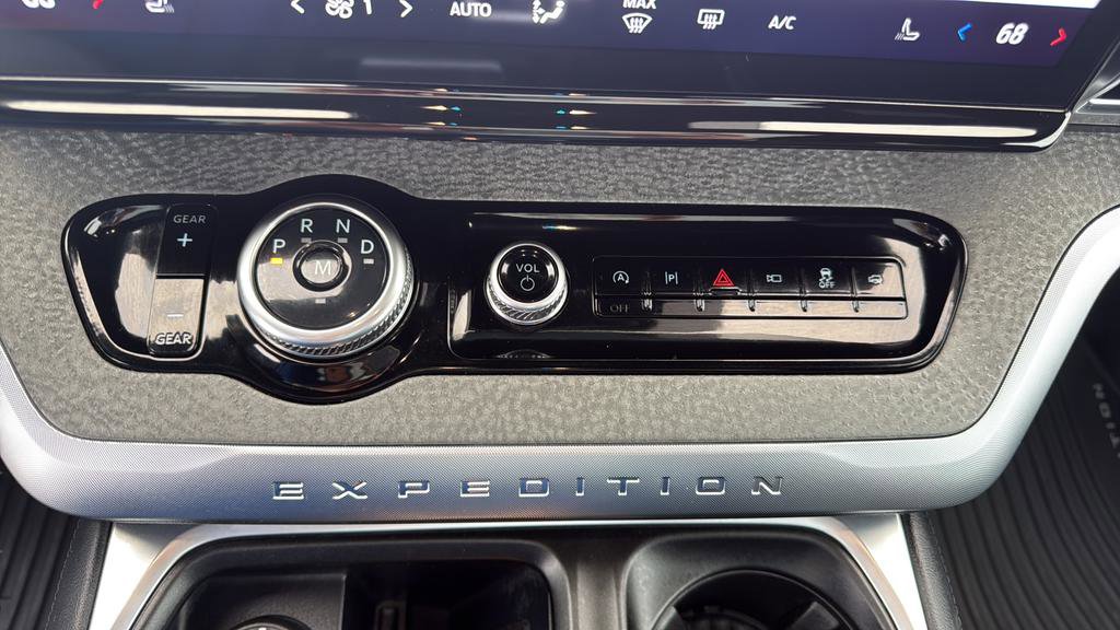 Certified 2025 Ford Expedition Tremor AWD/4WD image 16