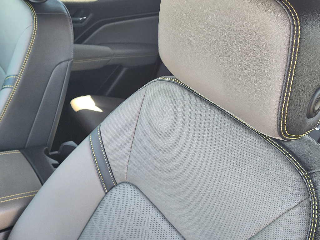 Used 2025 Chevrolet Colorado ZR2 w/ Technology Package image 22