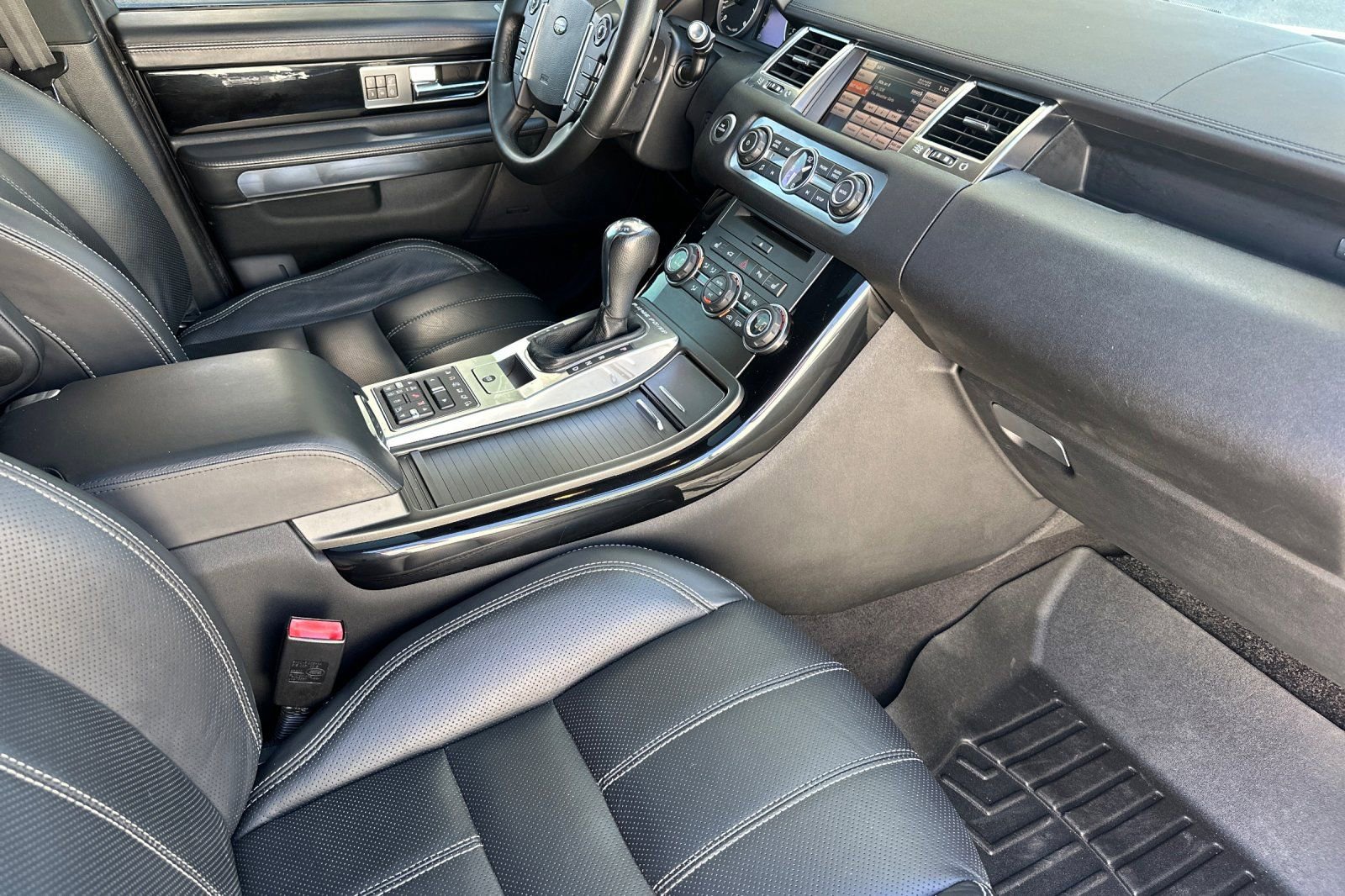 Used 2013 Land Rover Range Rover Sport Supercharged AWD/4WD image 18