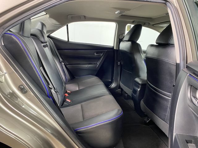 Certified 2018 Toyota Corolla SE w/ SE Premium Package FWD image 9