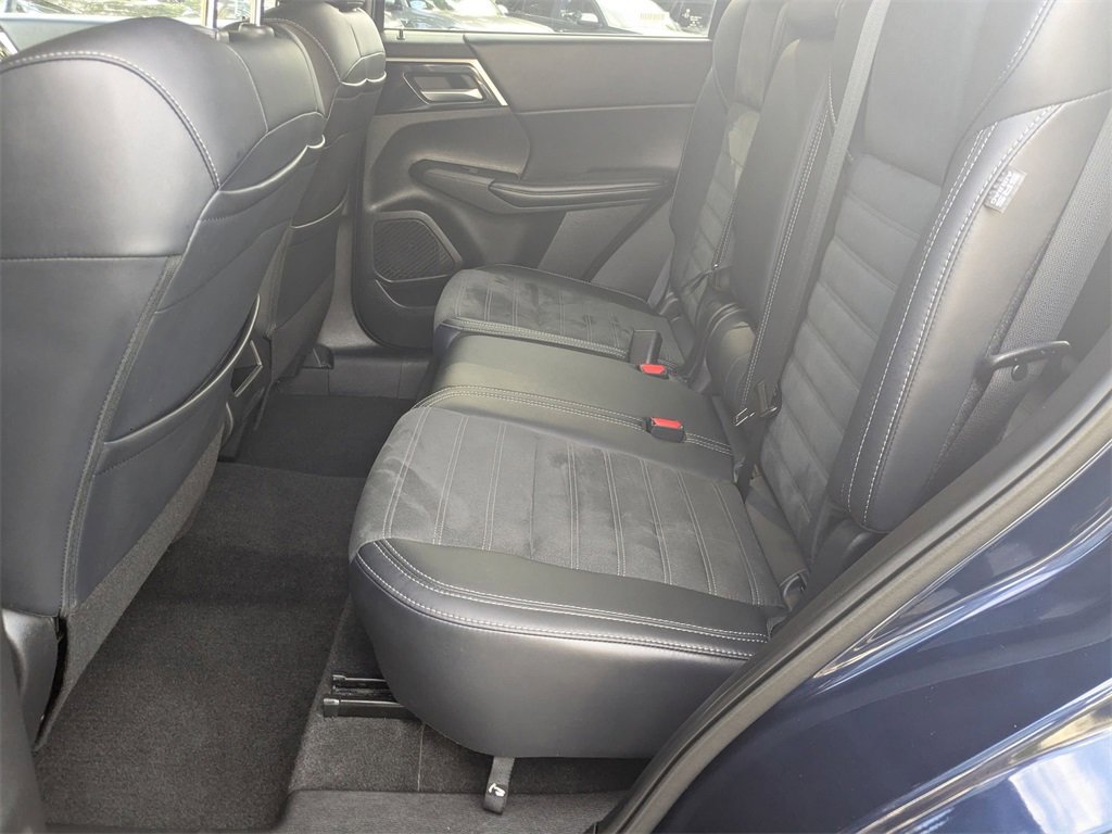 Used 2024 Mitsubishi Outlander SE image 22