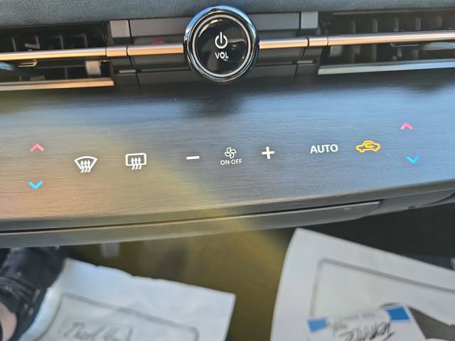 New 2025 Nissan Ariya Platinum image 27