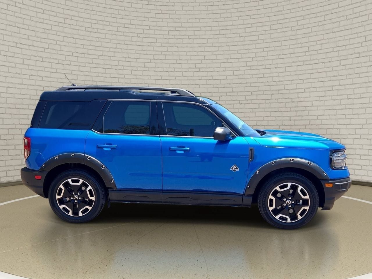 Used 2022 Ford Bronco Sport Outer Banks w/ Tech Package AWD/4WD image 4
