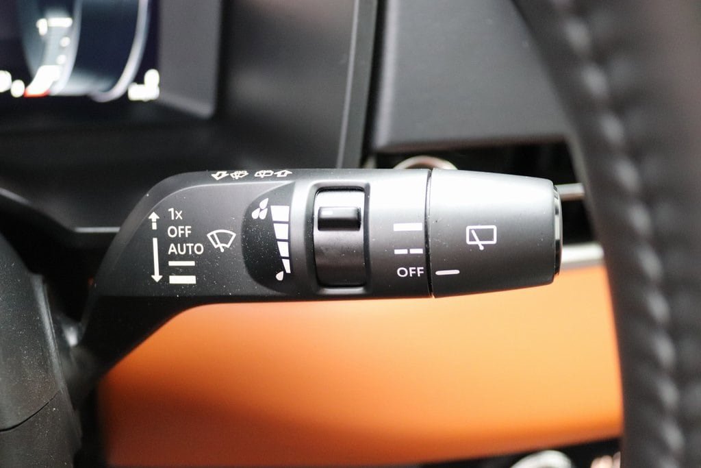 Used 2025 Mitsubishi Outlander SEL AWD/4WD image 12