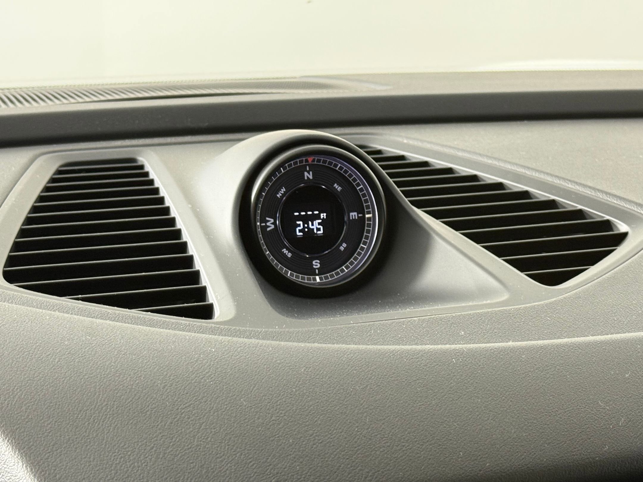 New 2025 Porsche Macan Electric image 22