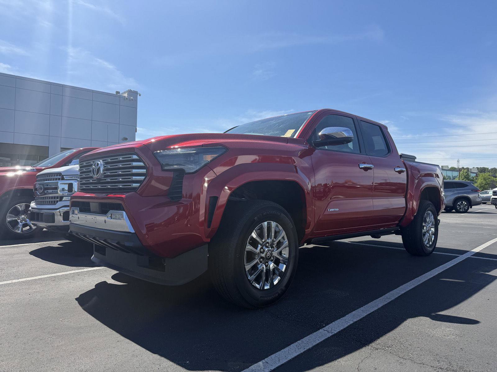 Used 2024 Toyota Tacoma Limited w/ Limited Package (LT) AWD/4WD image 16