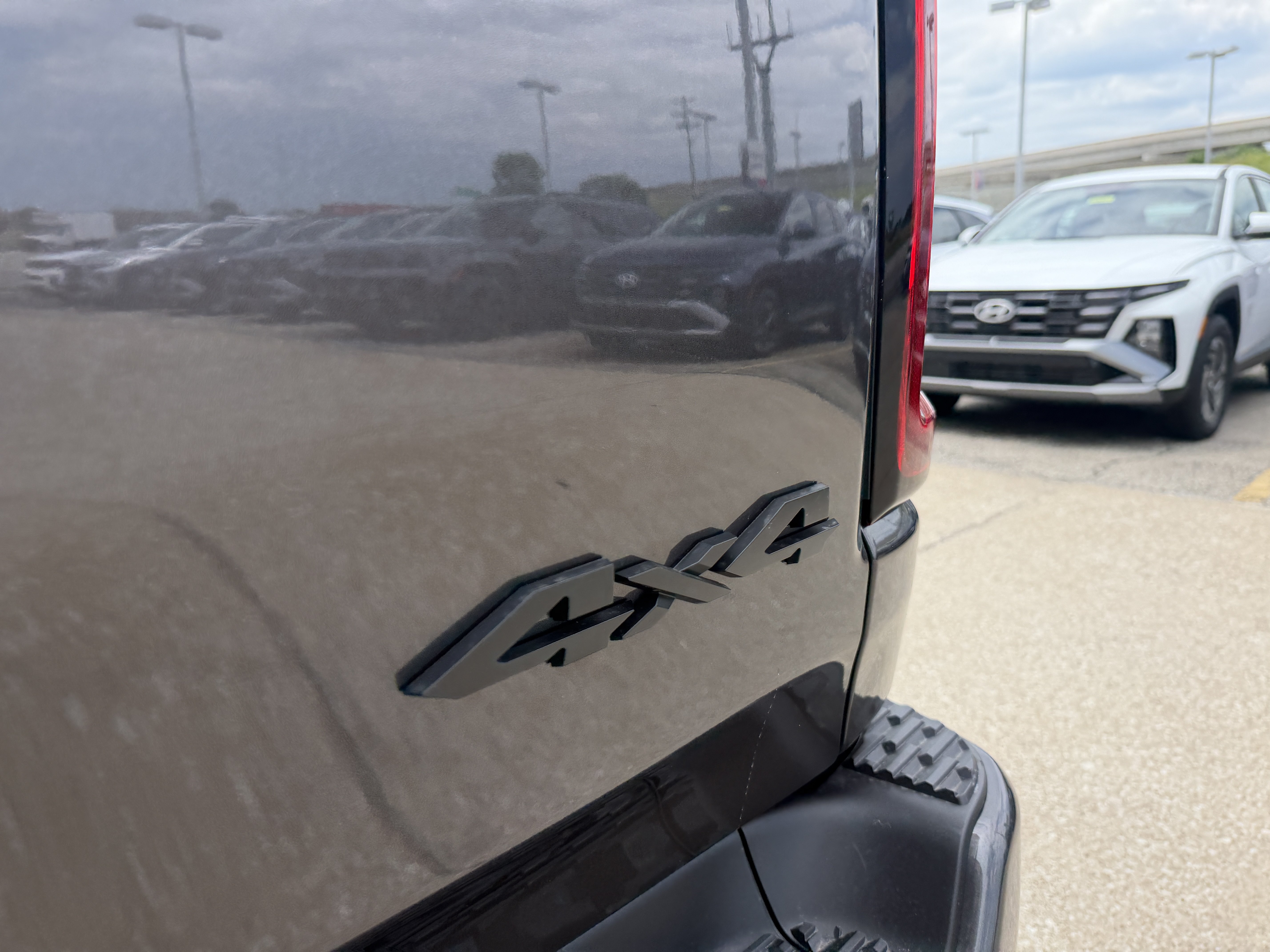 New 2026 RAM 1500 Express AWD/4WD image 9