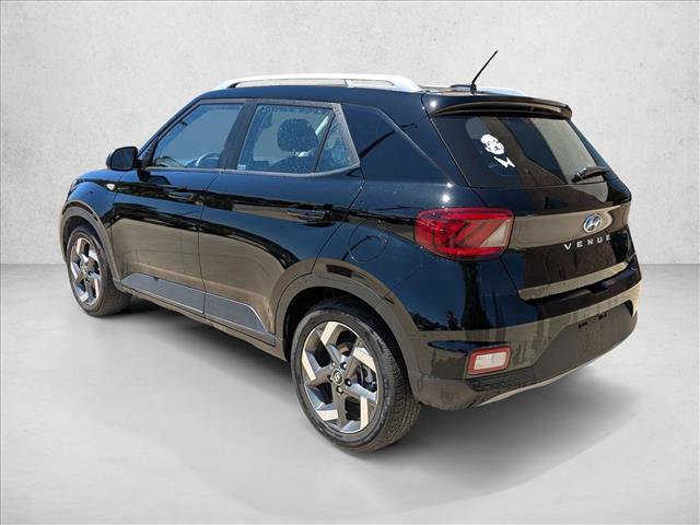 Used 2023 Hyundai Venue SEL FWD image 7