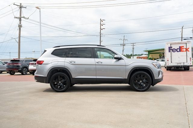 New 2026 Volkswagen Atlas SE FWD image 7