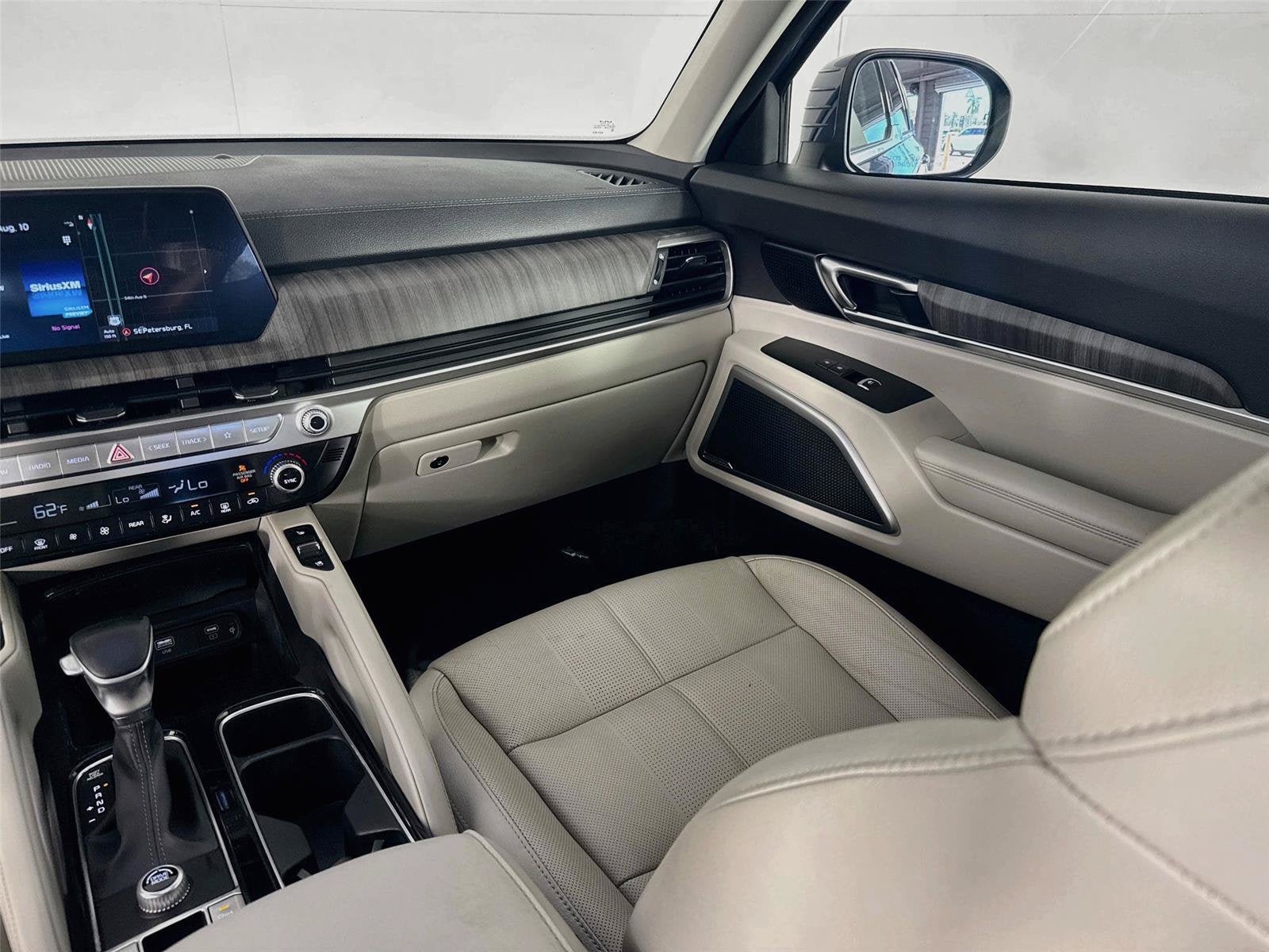 Certified 2023 Kia Telluride EX w/ EX Captain's Chair Package FWD image 26
