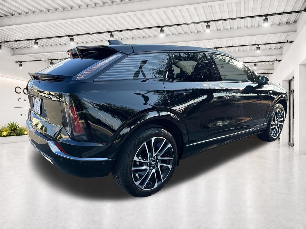 Used 2025 Cadillac Optiq Sport 1 w/ LPO, Floor Liner Package AWD/4WD image 10