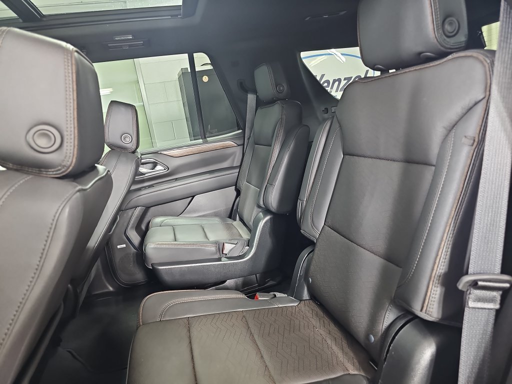Used 2023 Chevrolet Tahoe High Country AWD/4WD image 19