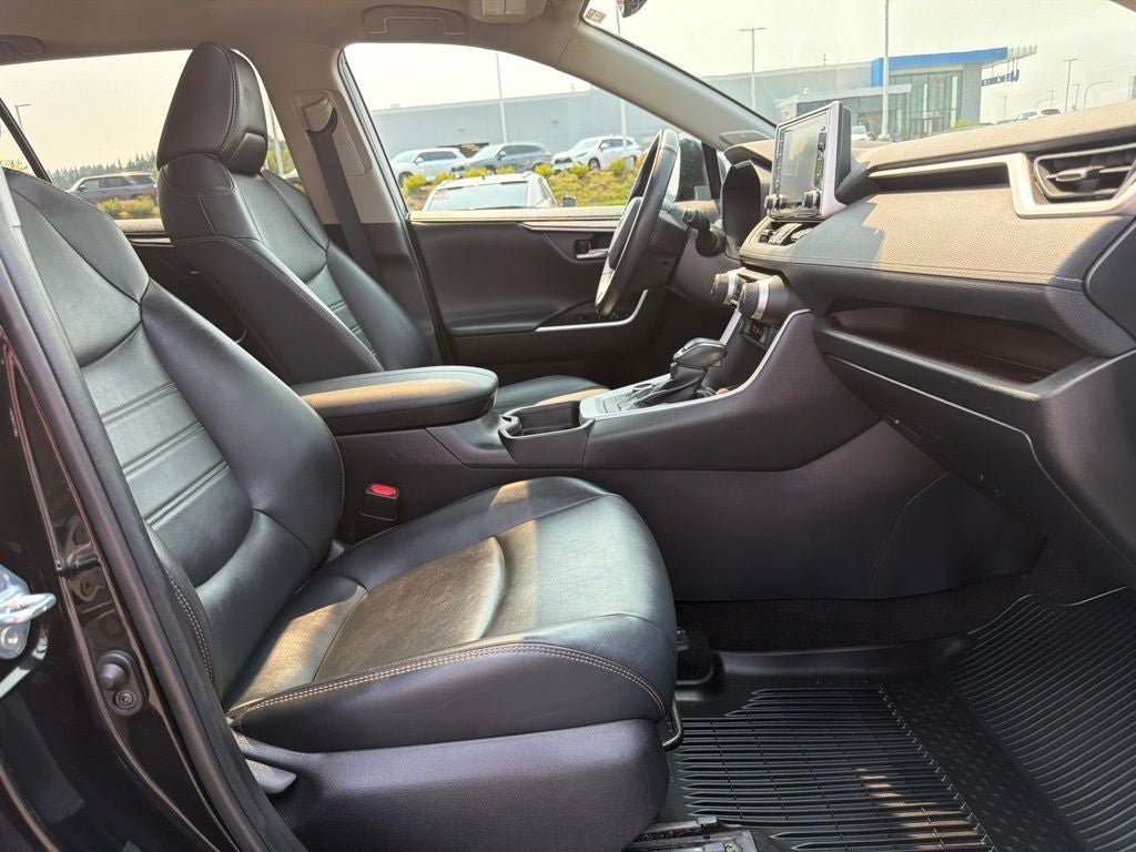 Used 2020 Toyota RAV4 Limited w/ Carpet Mat Package AWD/4WD image 23