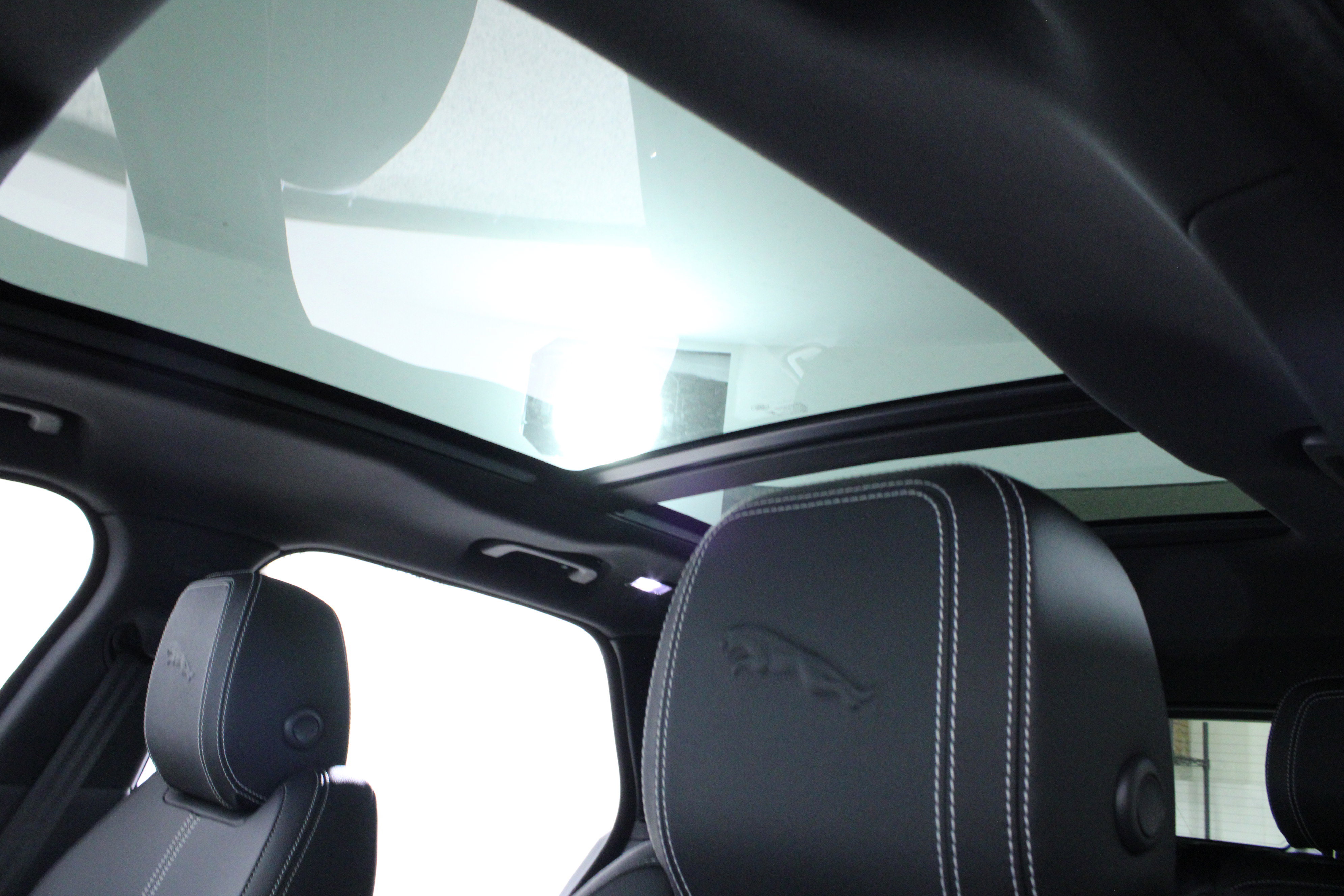 New 2026 Jaguar F-PACE R-Dynamic S image 23