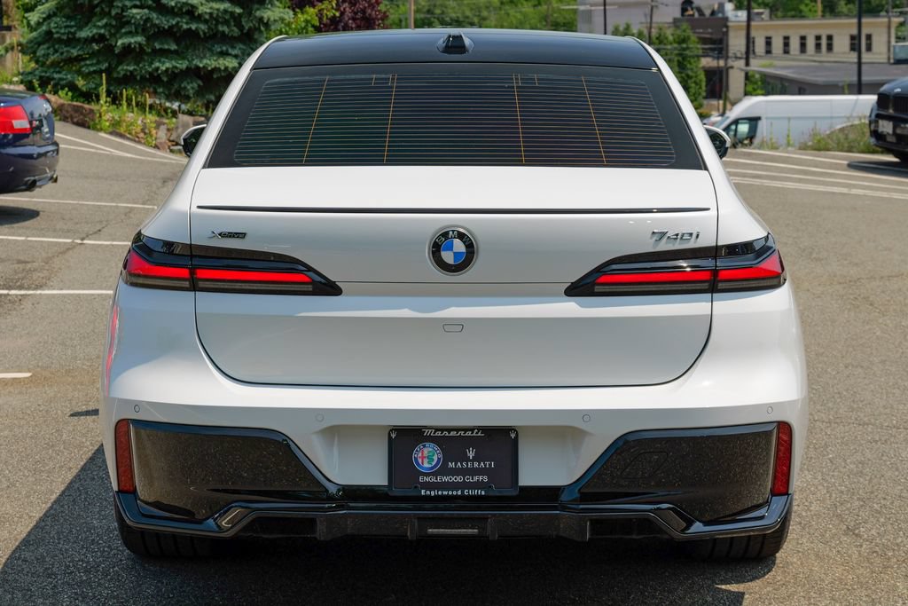 Used 2024 BMW 740i xDrive w/ Premium Package 2 AWD/4WD image 6