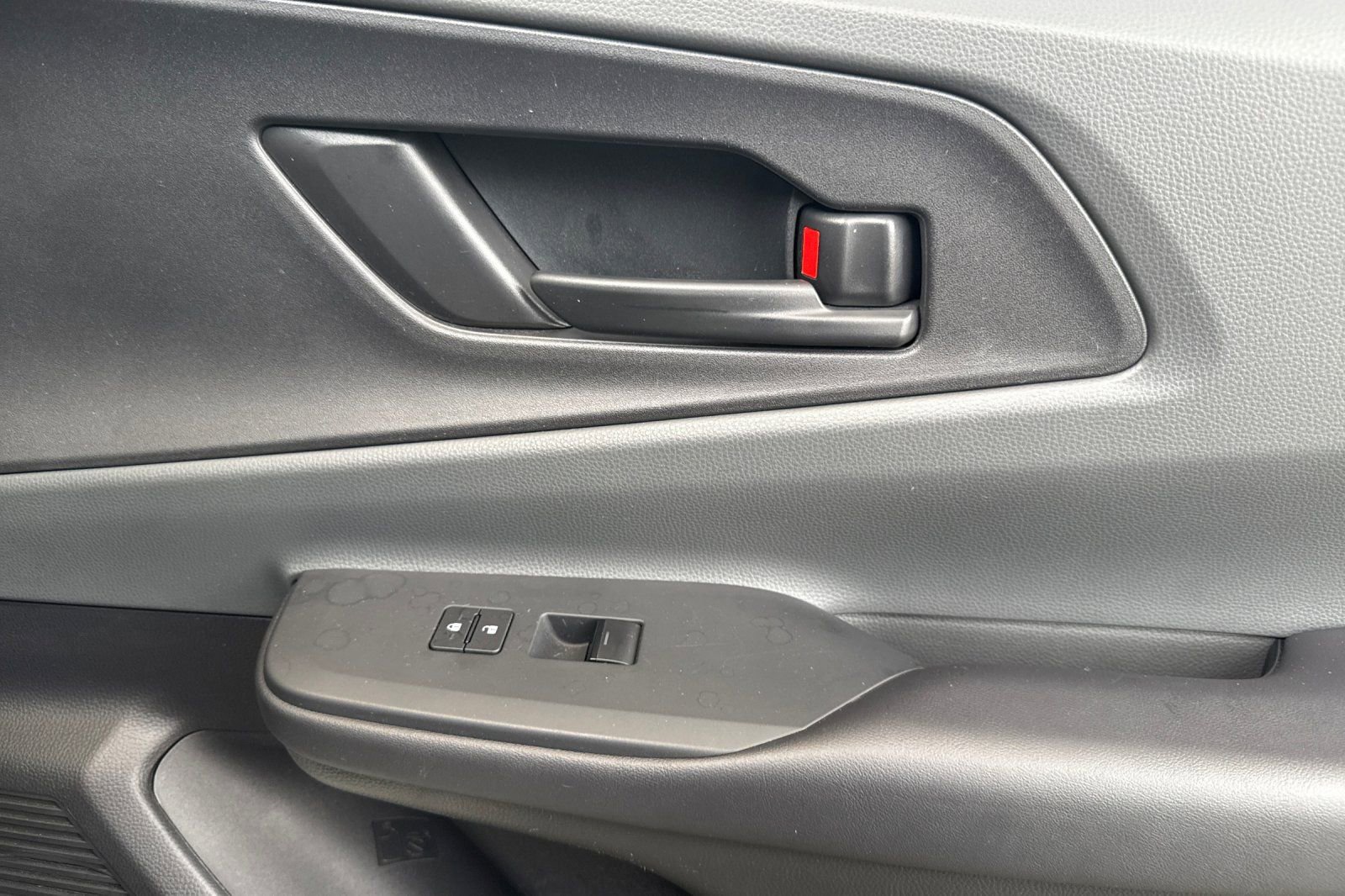 Used 2025 Toyota Prius LE image 19