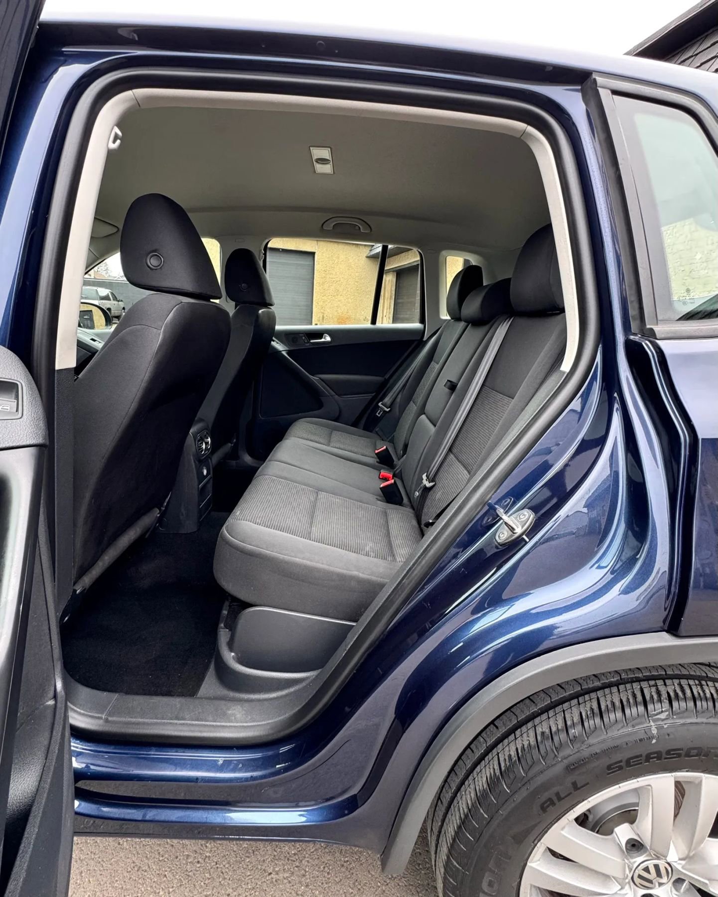 Used 2013 Volkswagen Tiguan S FWD image 8
