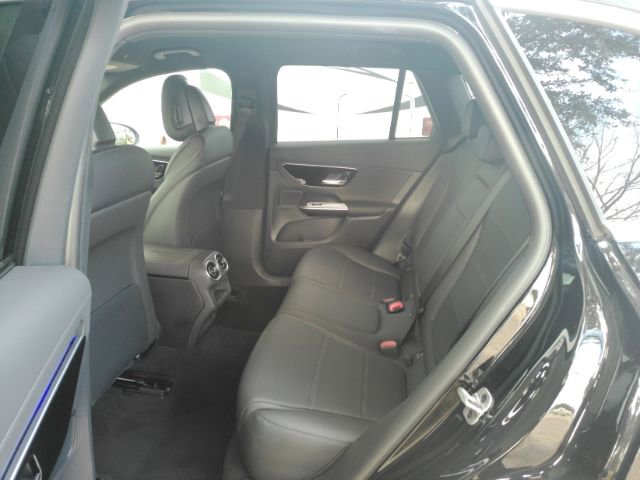 Used 2024 Mercedes-Benz GLC 300 image 19