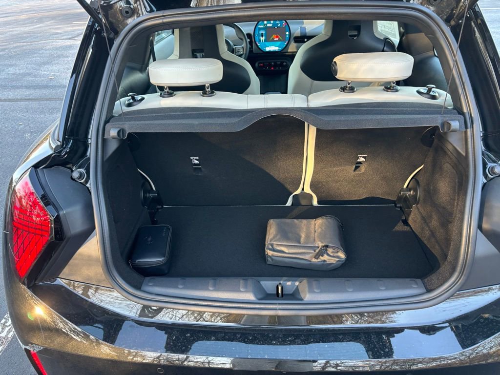 New 2025 MINI Cooper 2-Door Hardtop image 4