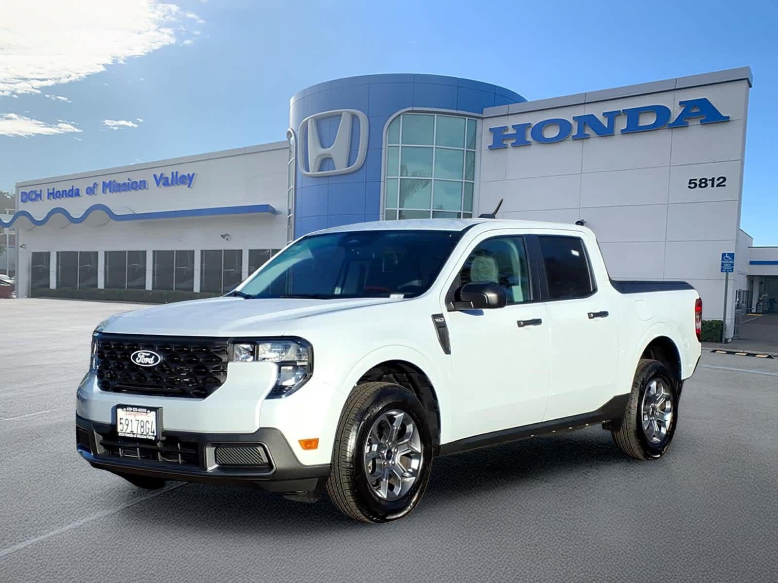 Used 2025 Ford Maverick XLT w/ Equipment Group 302A AWD/4WD image 1