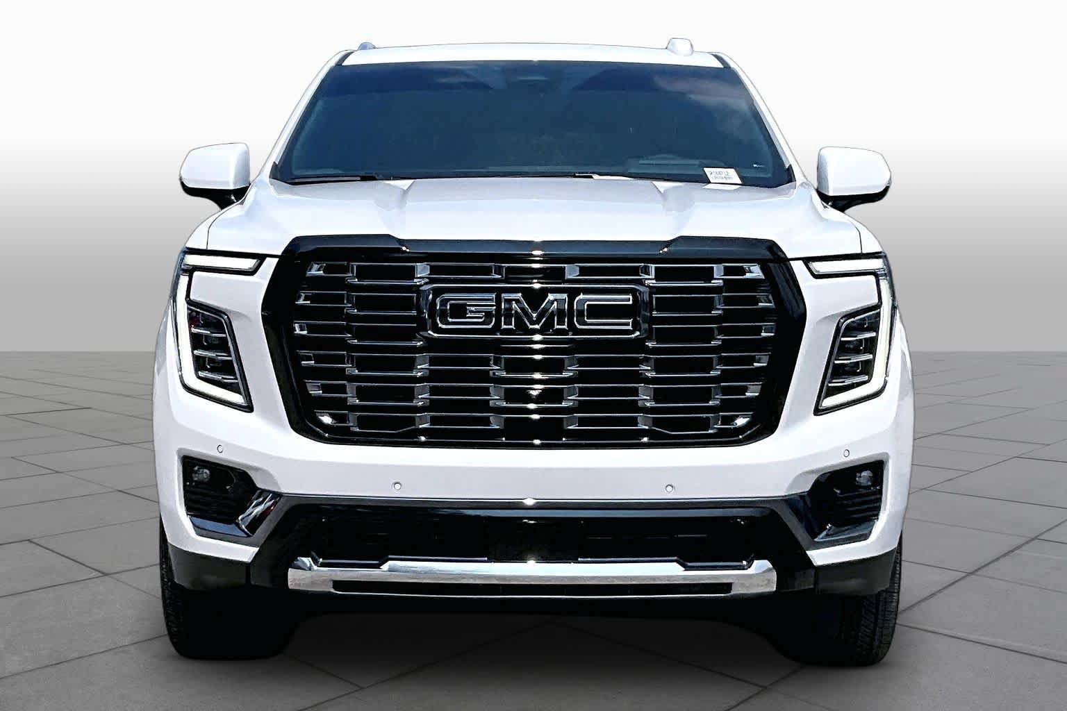 Used 2025 GMC Yukon XL Denali Ultimate AWD/4WD image 4