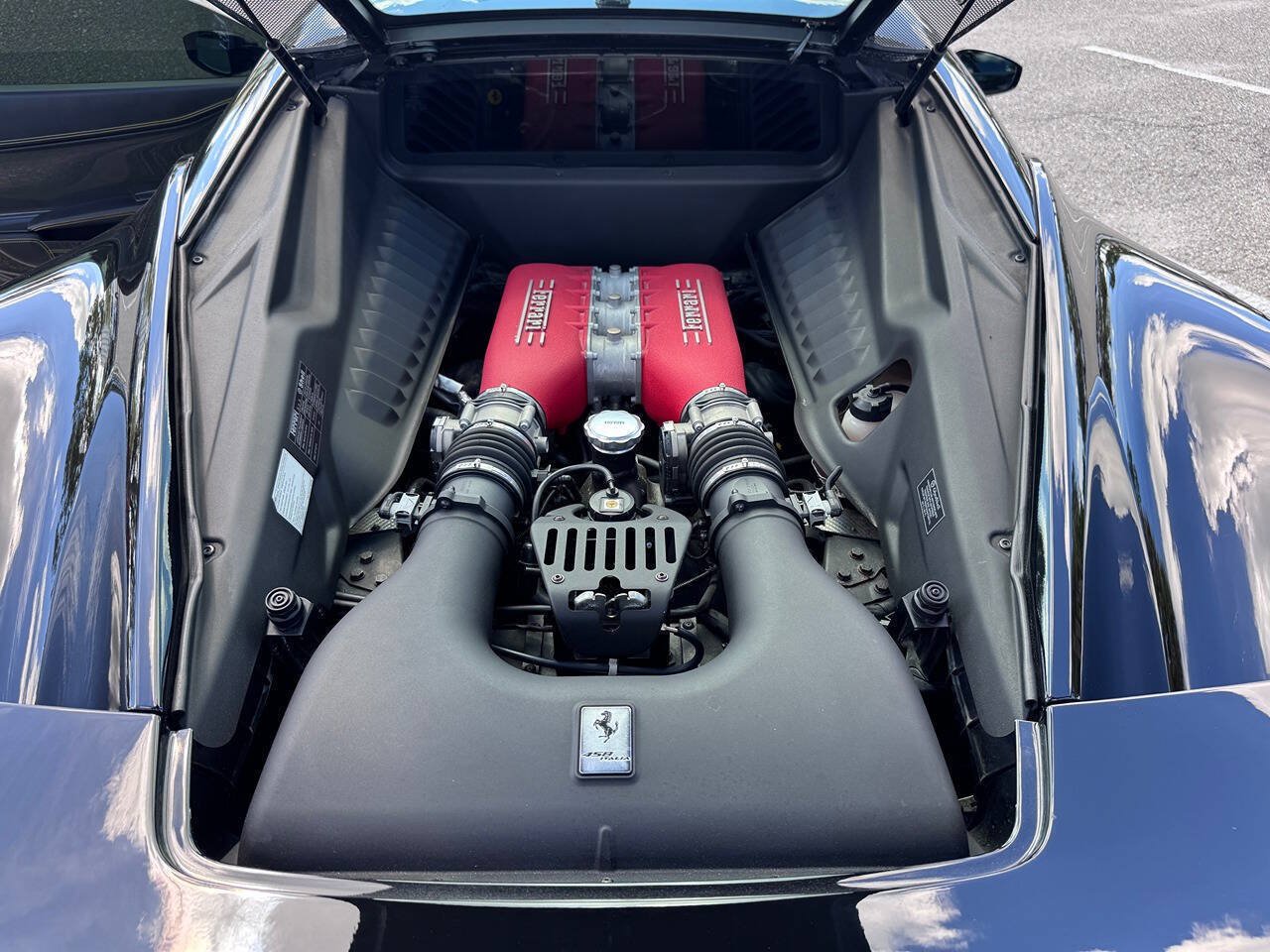 Used 2010 Ferrari 458 Italia Coupe RWD image 79