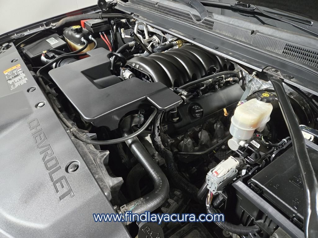 Used 2017 Chevrolet Suburban LT image 20