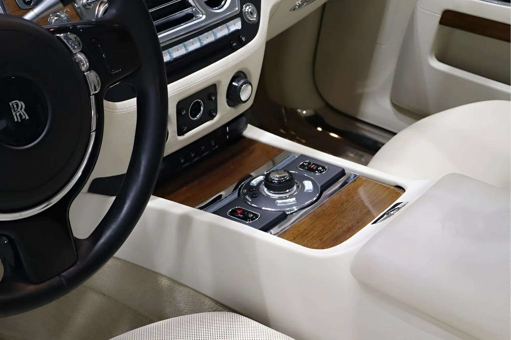 Certified 2010 Rolls-Royce Ghost RWD image 6