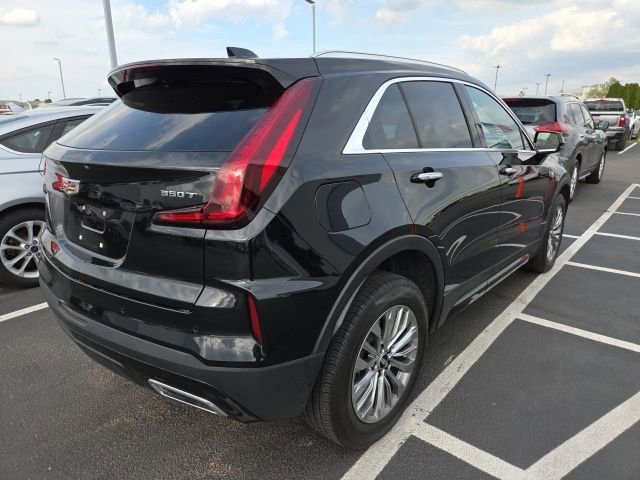 Used 2024 Cadillac XT4 Premium Luxury image 4