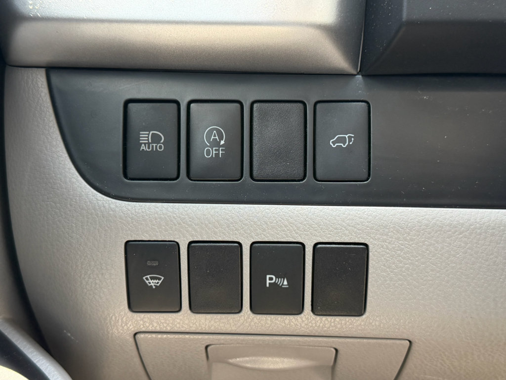 Used 2019 Toyota Highlander Limited FWD image 23