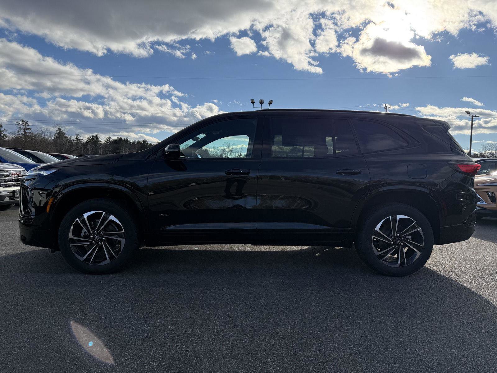 New 2026 Buick Enclave Sport Touring w/ Power Package image 8