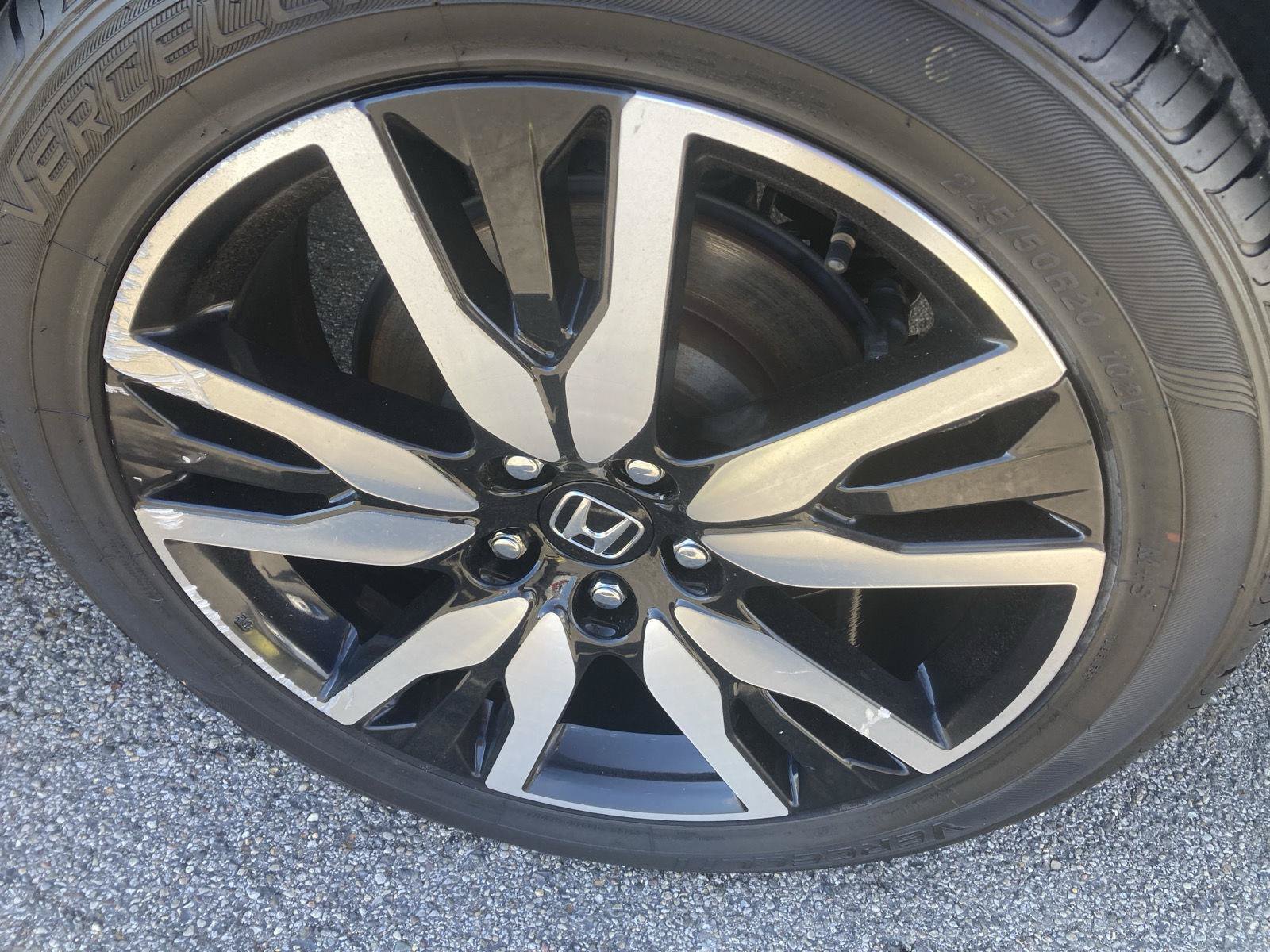Used 2019 Honda Pilot Touring image 9