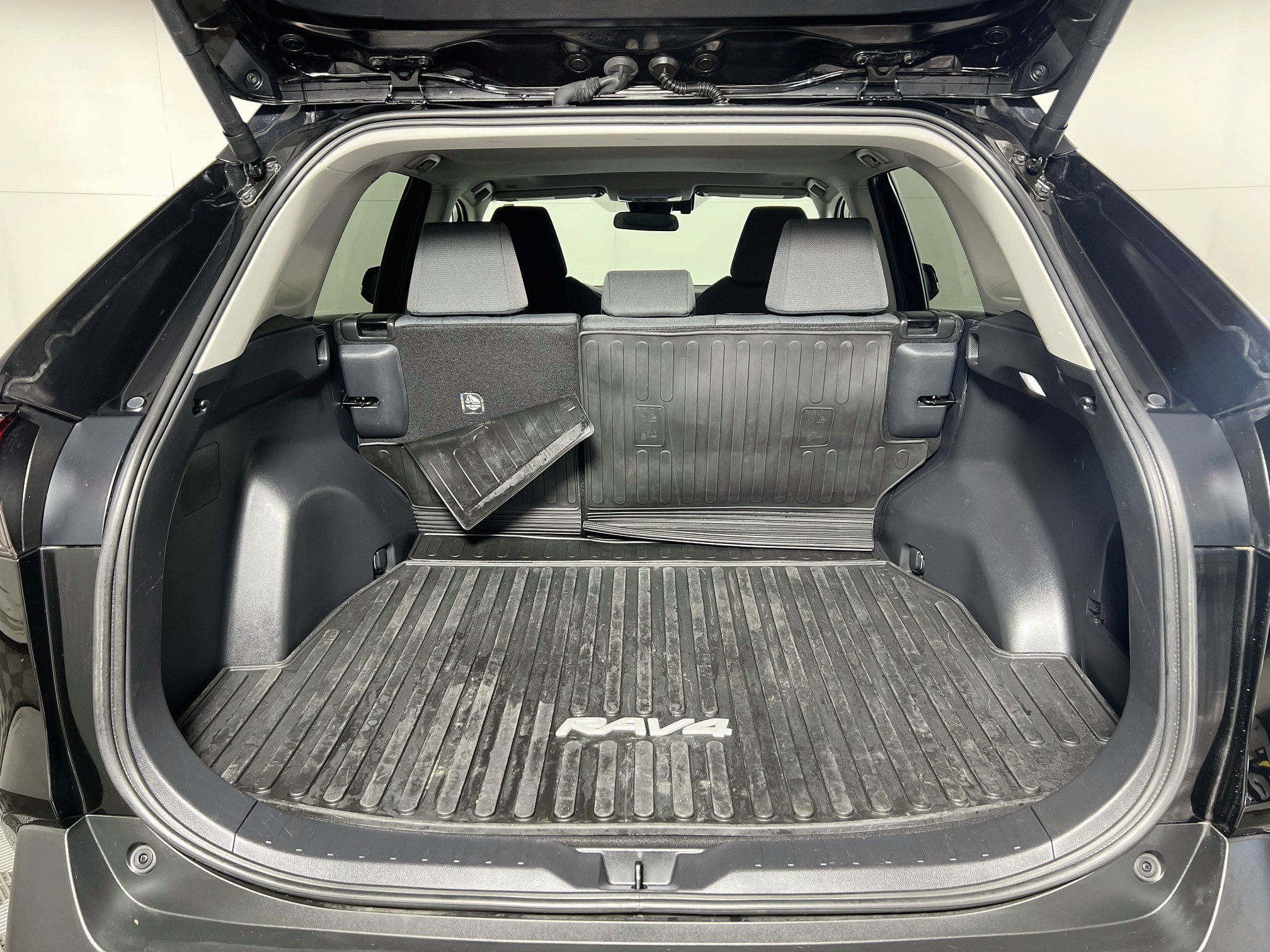 Certified 2025 Toyota RAV4 XLE w/ Convenience Package AWD/4WD image 22