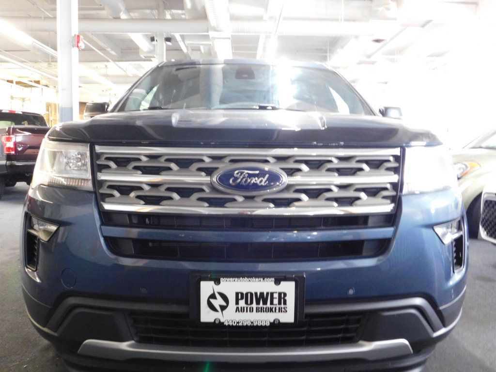 Used 2018 Ford Explorer XLT w/ Equipment Group 202A image 9