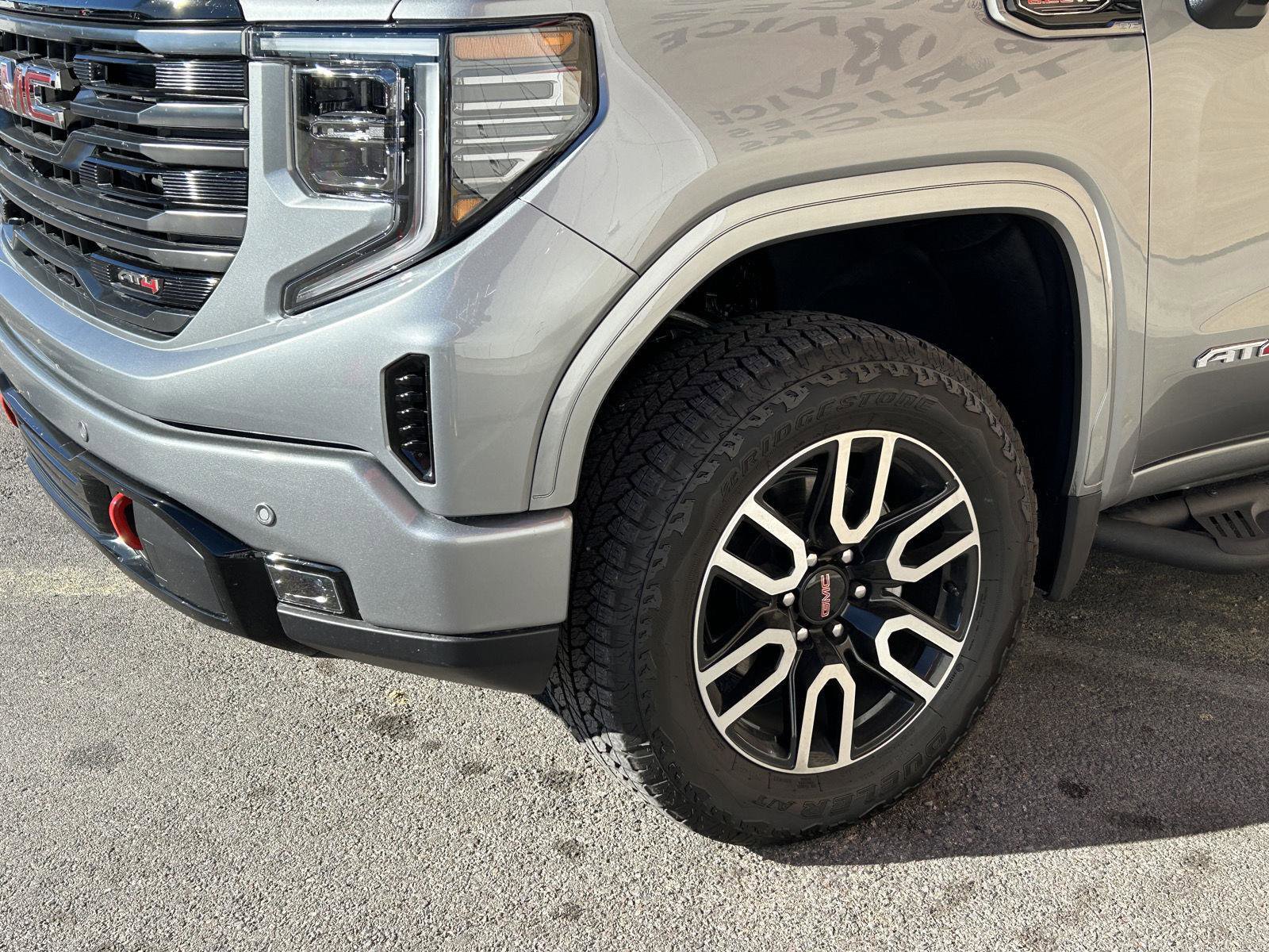 Used 2025 GMC Sierra 1500 AT4 w/ AT4 Premium Package image 5