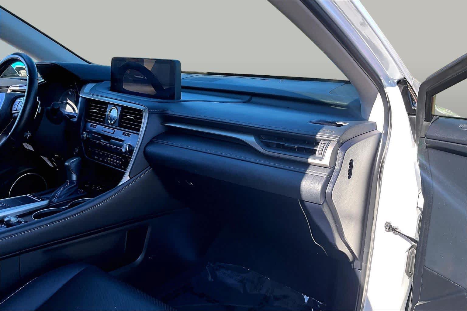Used 2020 Lexus RX 350L Premium w/ Premium Package AWD/4WD image 19