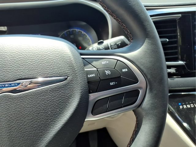Used 2017 Chrysler Pacifica Touring-L Plus FWD image 20