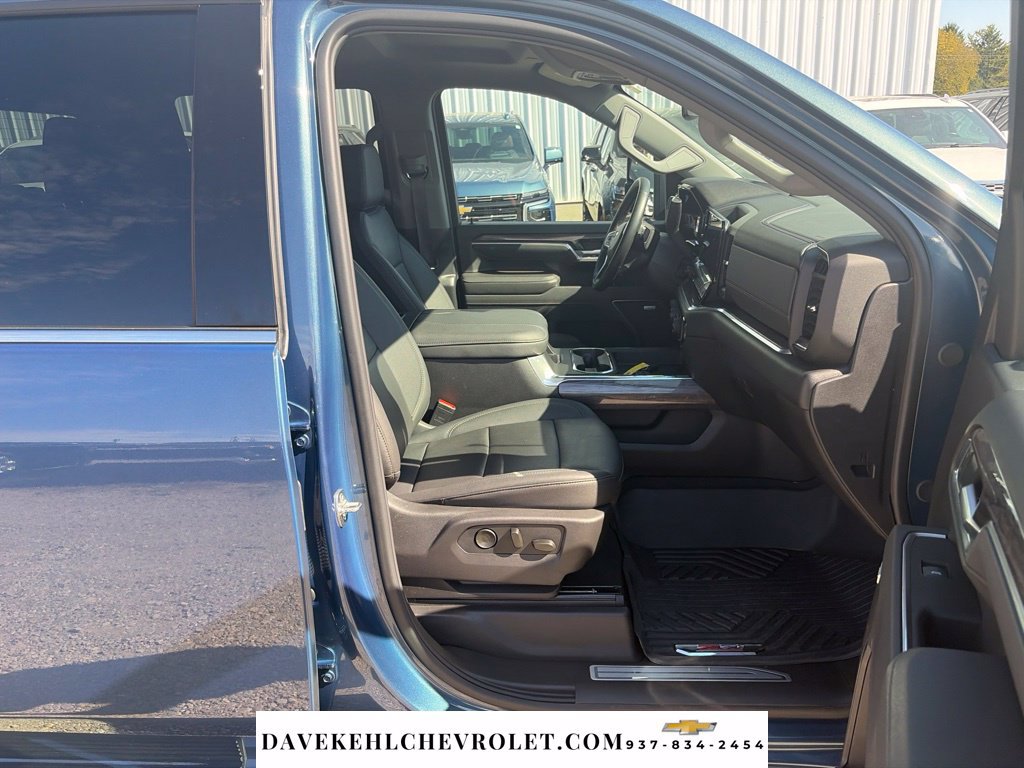 Used 2025 Chevrolet Silverado 2500 LTZ w/ LTZ Plus Package AWD/4WD image 26