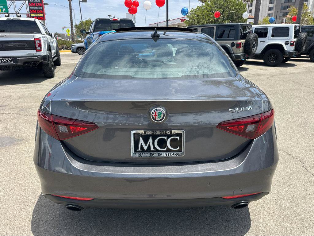 Used 2022 Alfa Romeo Giulia Ti RWD image 12