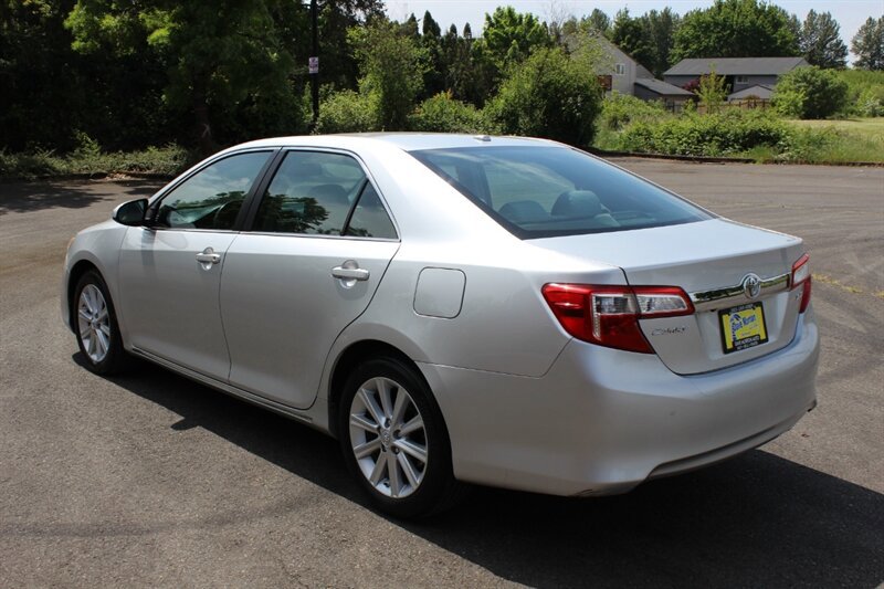 Used 2014 Toyota Camry XLE FWD image 3