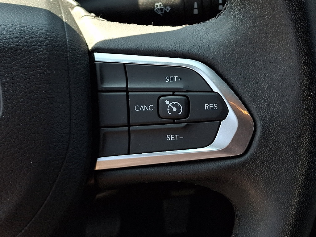 Used 2024 Jeep Compass Latitude AWD/4WD image 21