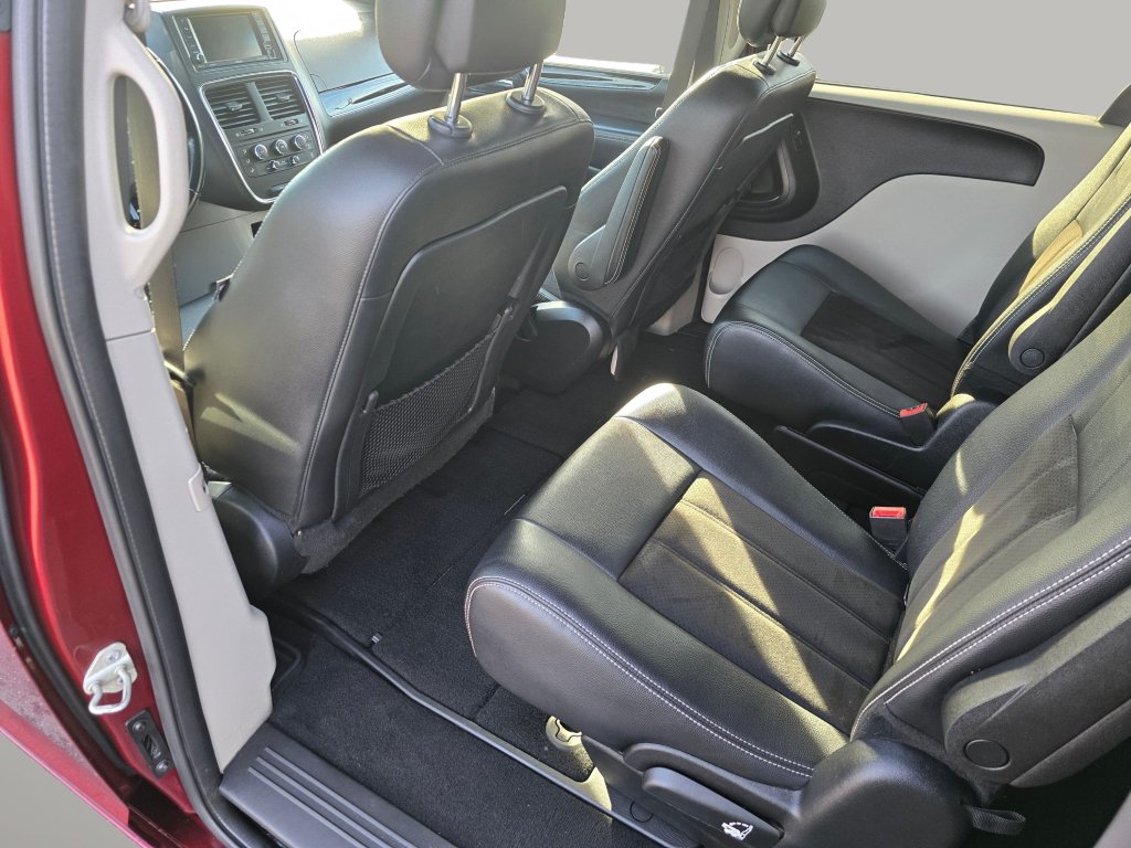 Used 2020 Dodge Grand Caravan SXT FWD image 22