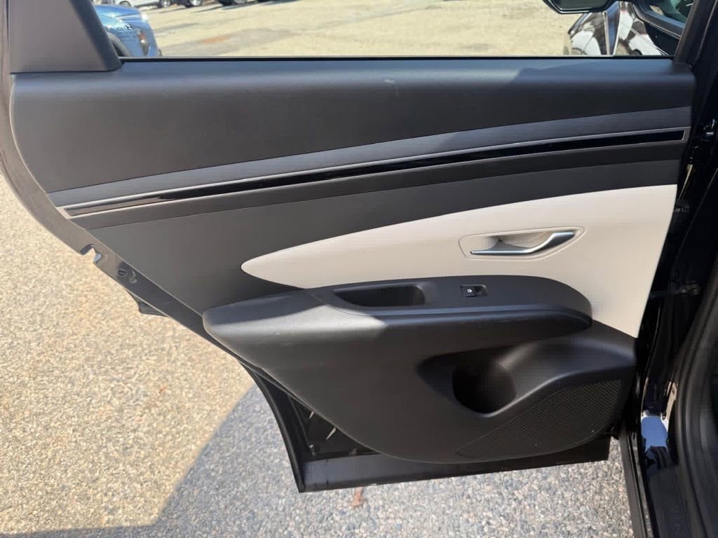 Used 2023 Hyundai Tucson SEL image 16