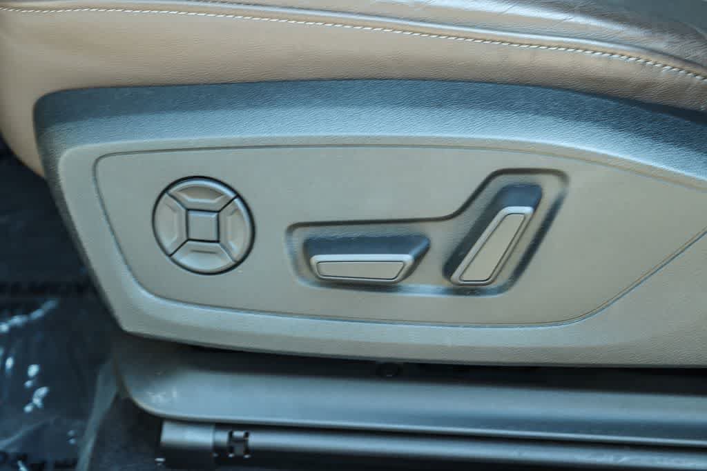 Used 2023 Audi Q4 e-tron Premium w/ Convenience Package AWD/4WD image 19
