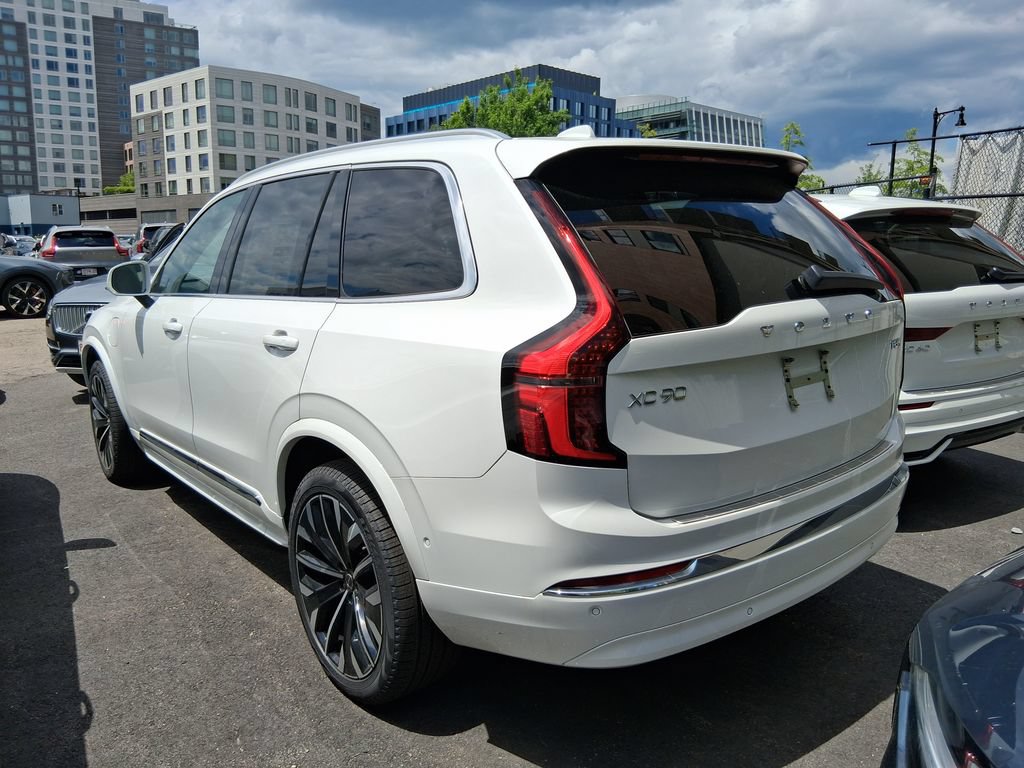New 2026 Volvo XC90 T8 Plus w/ Protection Package Premier AWD/4WD image 5